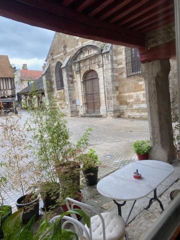 Au Temps D'Autrefois Hotell Nolay  Eksteriør bilde